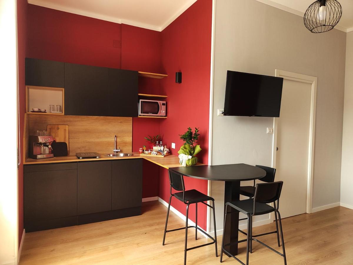 B&B Libra Rooms & Suite サレルノ エクステリア 写真