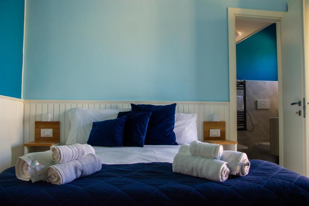 B&B Libra Rooms & Suite サレルノ エクステリア 写真